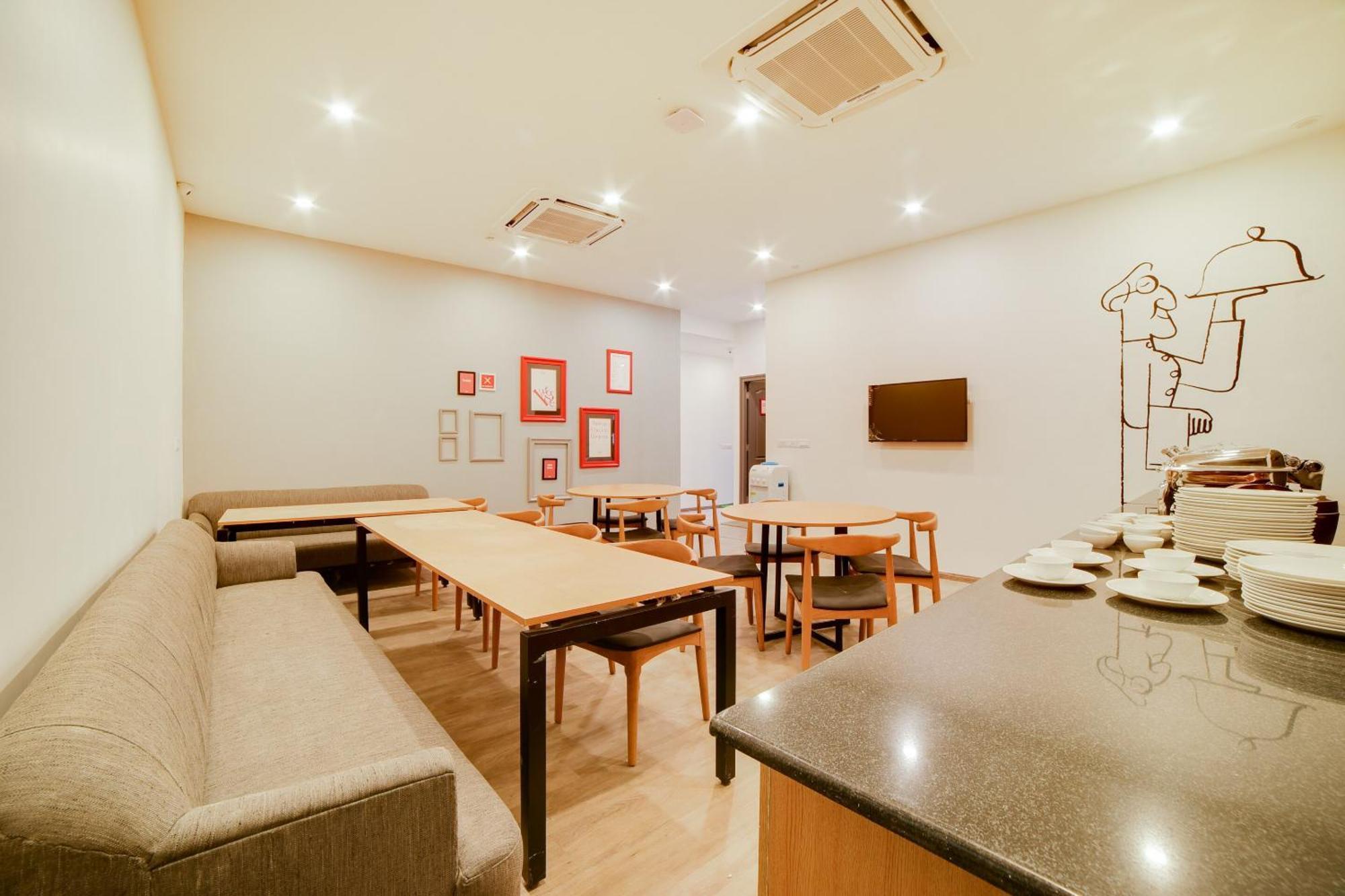 Super Townhouse Hosur Main Road Bommanahalli Near Gopalan Innovation Mall Bangalore Exterior photo